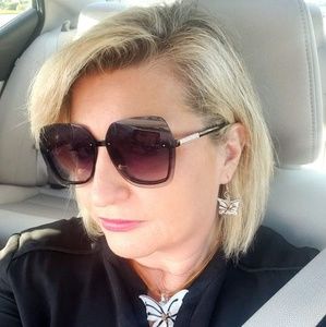 Meet your Posher, Paula